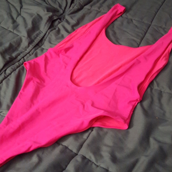 Swimsuit - Picture 2 of 3